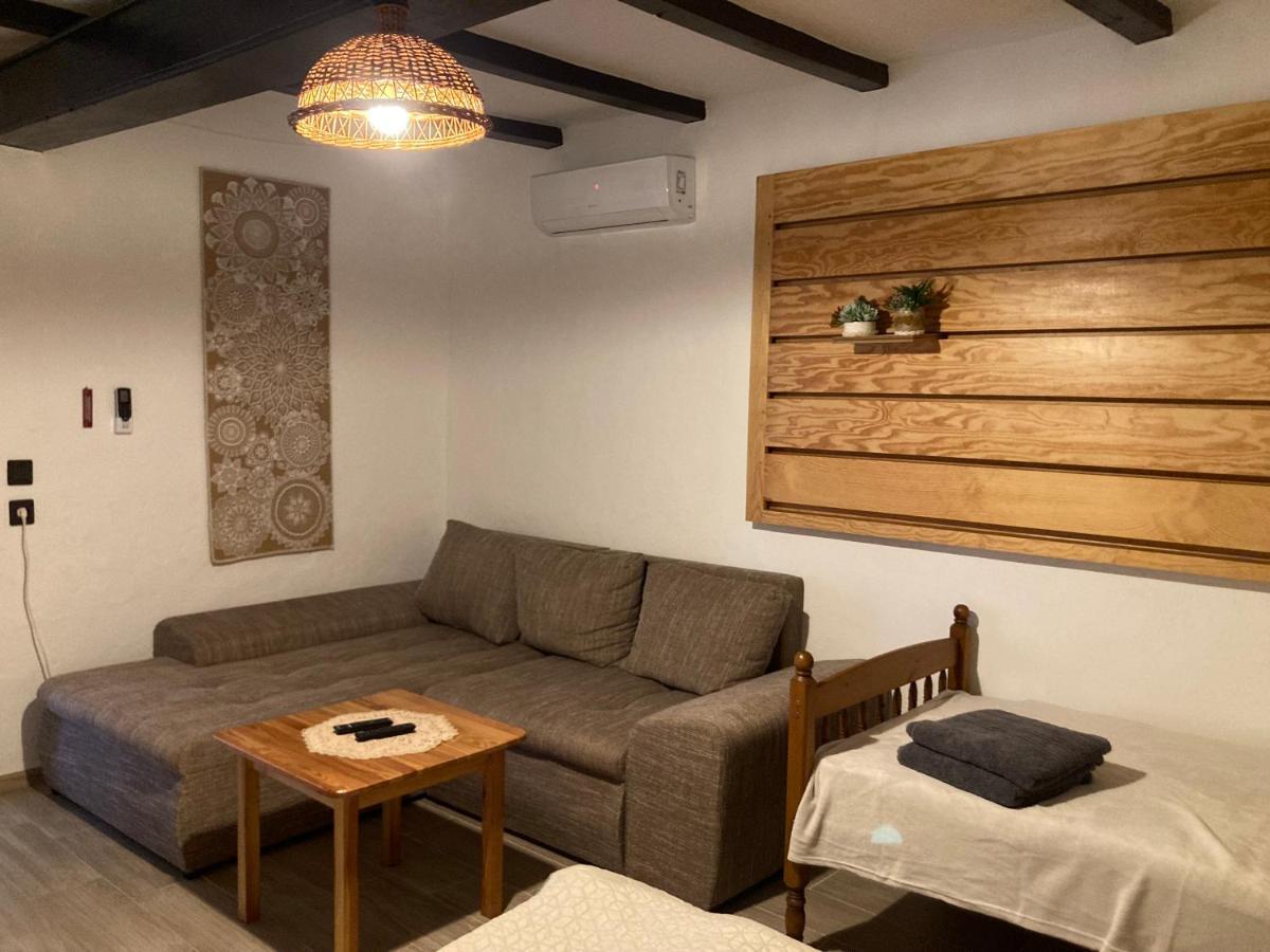 Tiszavirag Vendeghaz Apartment Tiszacsege Bagian luar foto