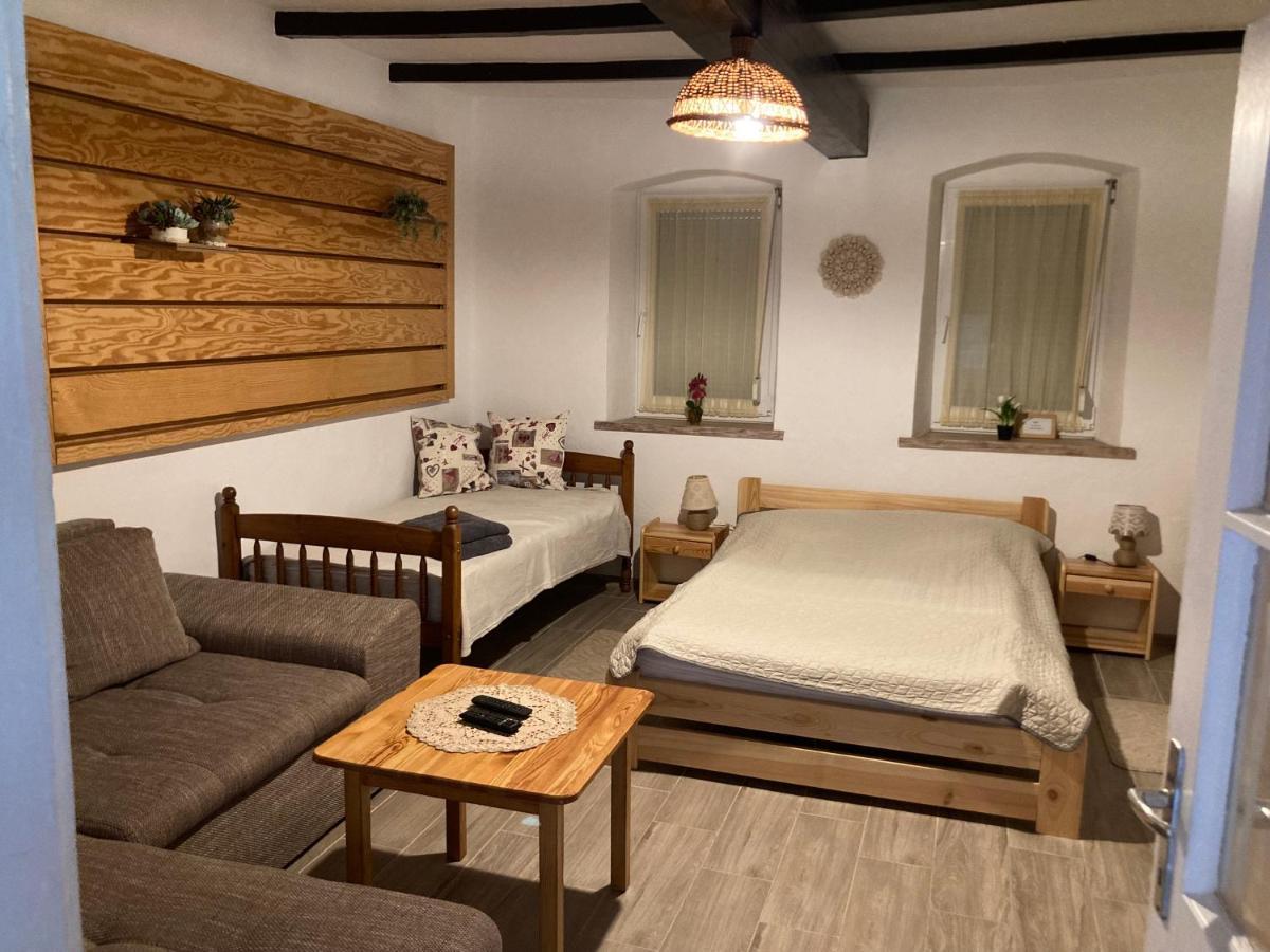 Tiszavirag Vendeghaz Apartment Tiszacsege Bagian luar foto